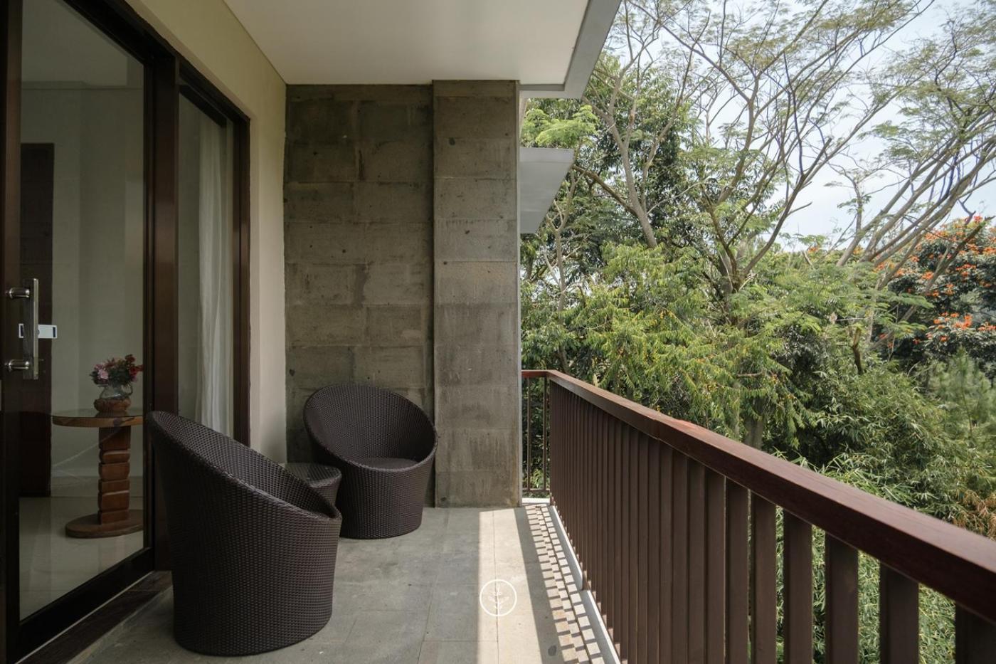 Hikari Hill View Villa 7 Bedrooms With A Private Swimming Pool And Billiard 반둥 외부 사진