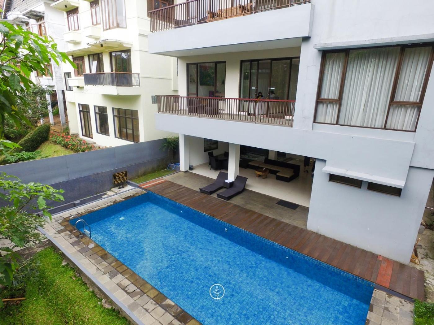 Hikari Hill View Villa 7 Bedrooms With A Private Swimming Pool And Billiard 반둥 외부 사진