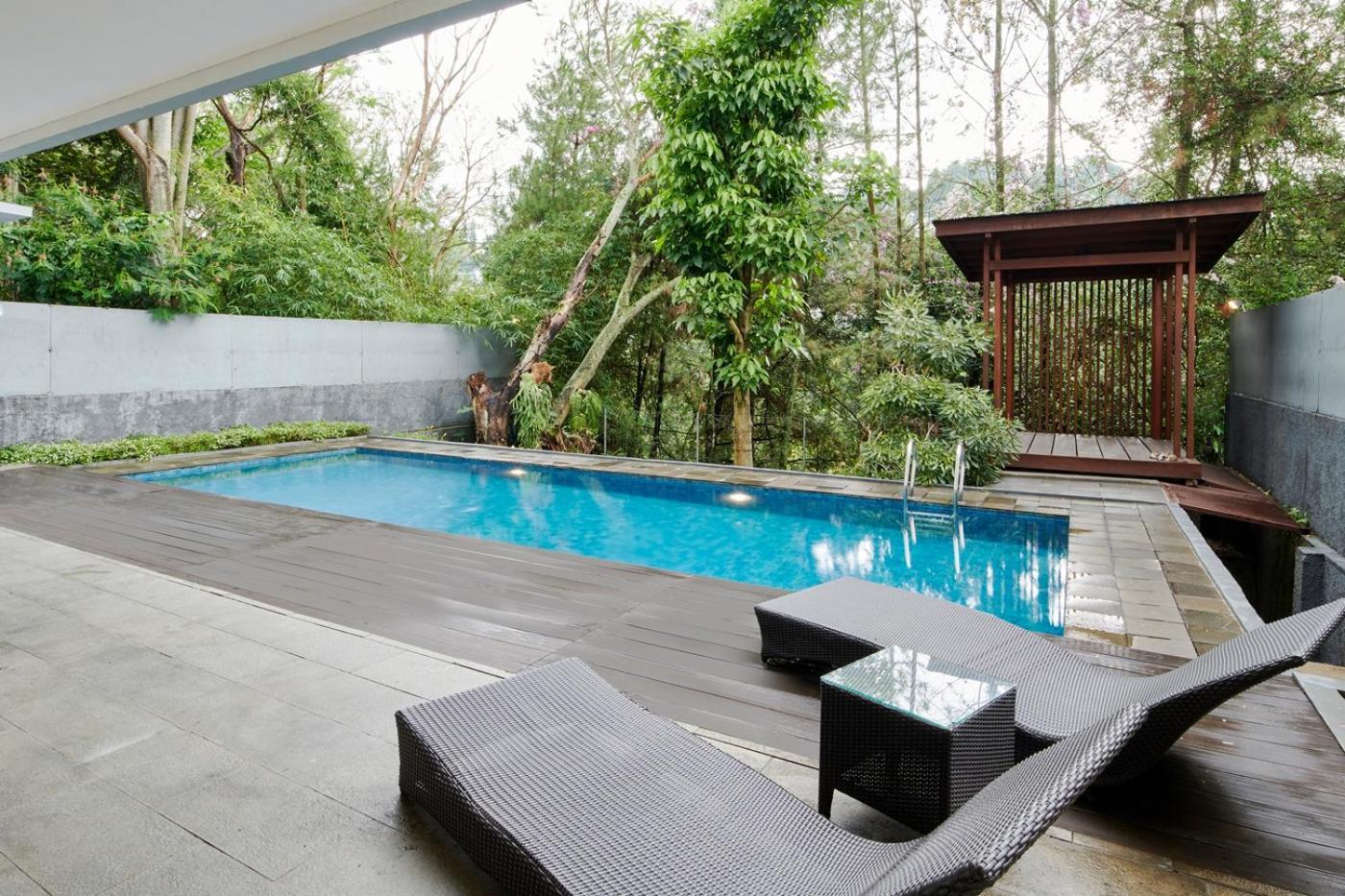 Hikari Hill View Villa 7 Bedrooms With A Private Swimming Pool And Billiard 반둥 외부 사진