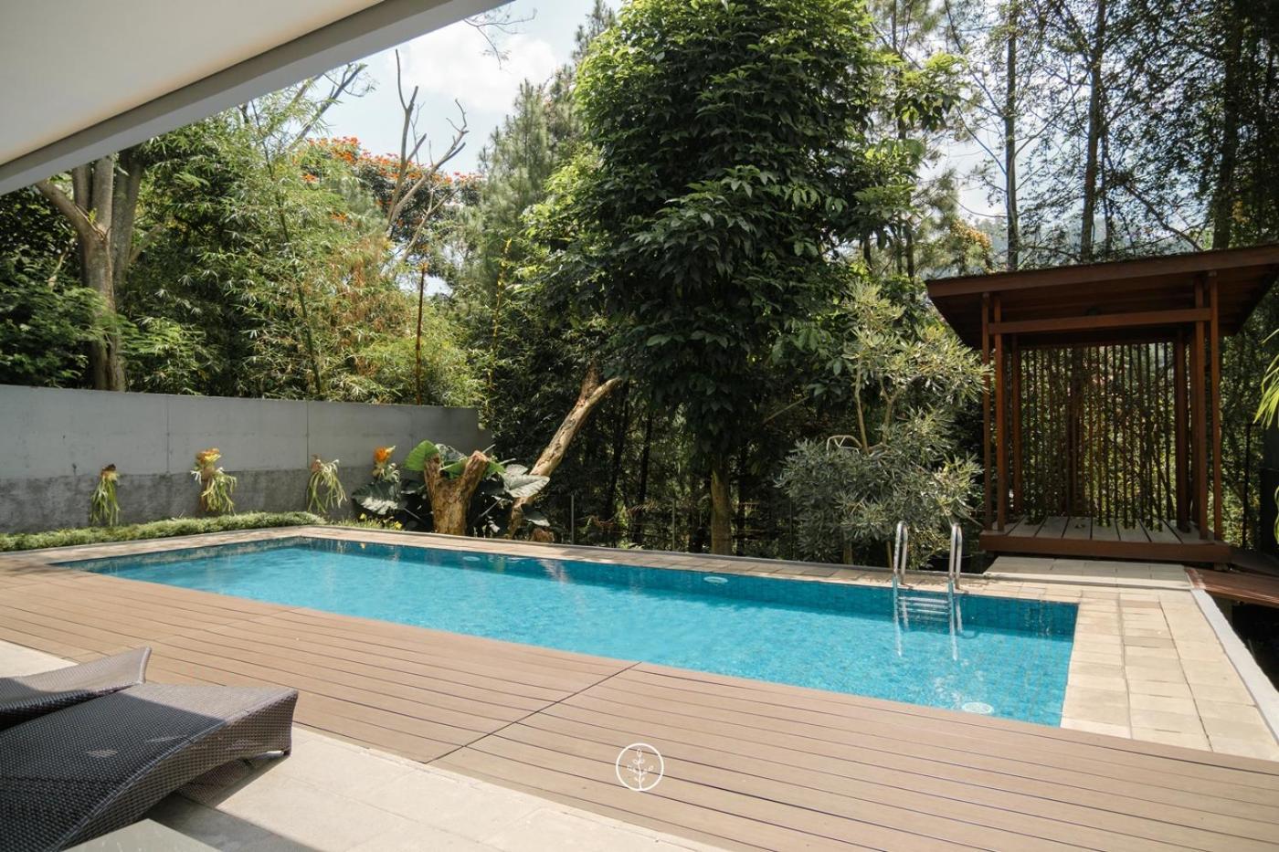Hikari Hill View Villa 7 Bedrooms With A Private Swimming Pool And Billiard 반둥 외부 사진